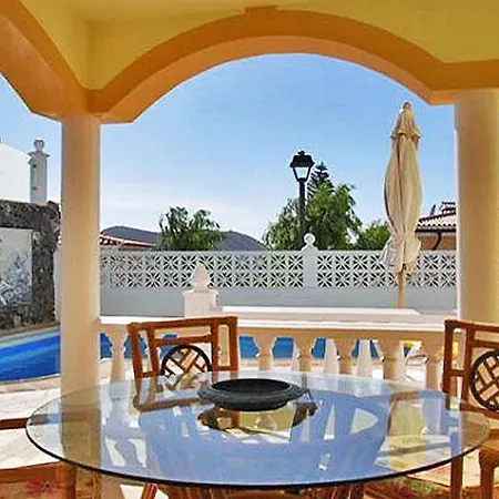 Madrina Villa Chayofa